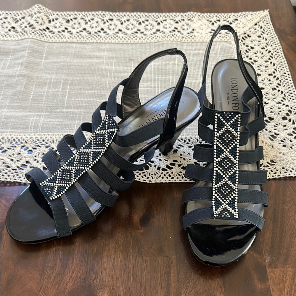 London Fog Navy Strappy Sandals NWOT Size 10